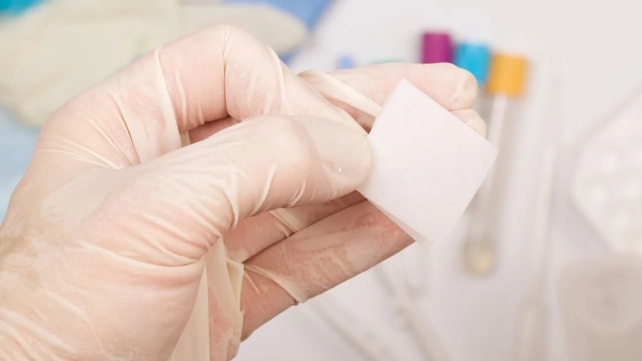 Une compresse d'alcool peut-elle nettoyer la pâte thermique ?