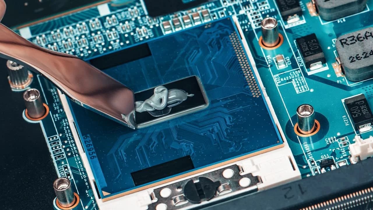 Combien de temps faut-il pour que la pâte thermique fonctionne ?