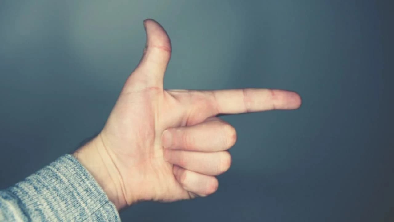 Puis-je appliquer la pâte thermique avec mon doigt ?