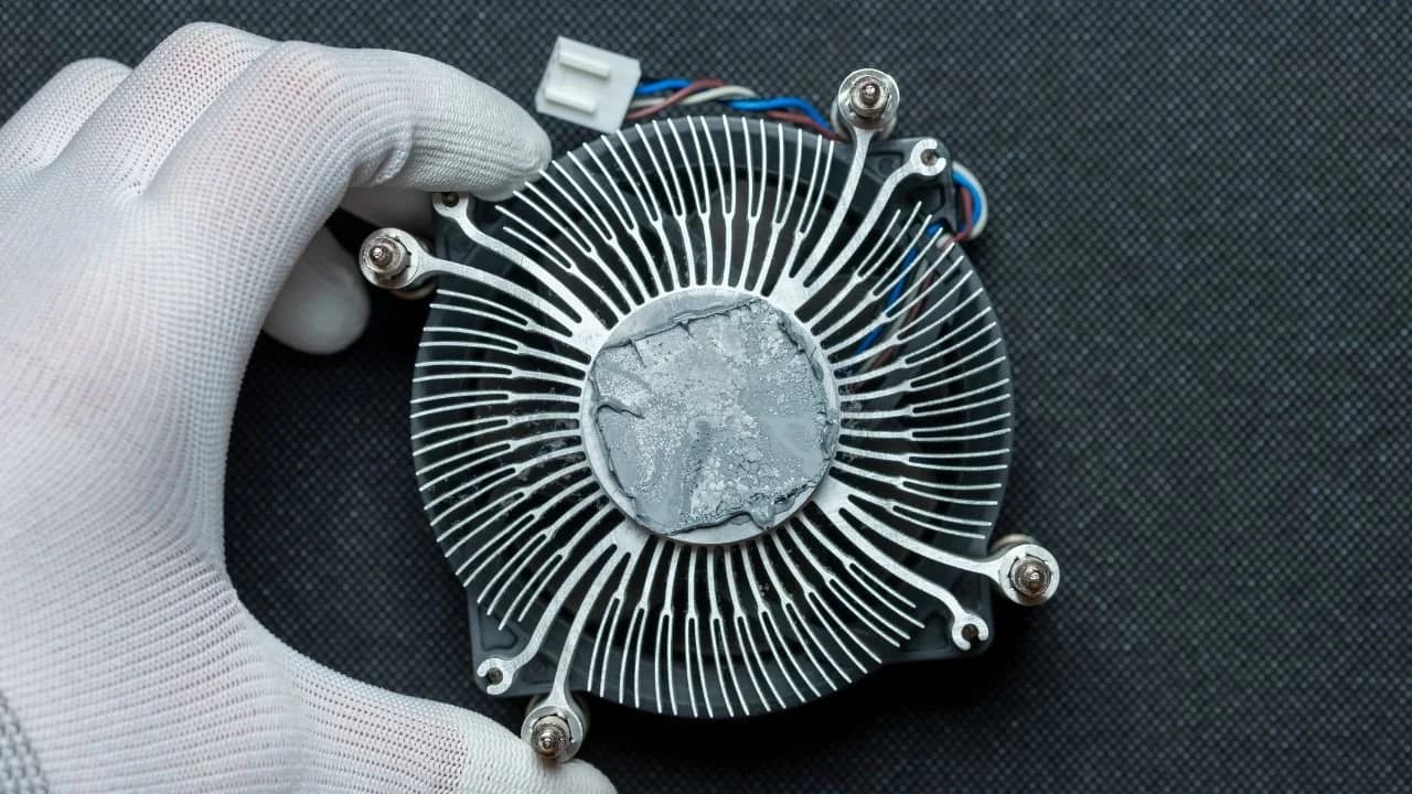 Peut-on utiliser un PC avec de la pâte thermique séchée ?